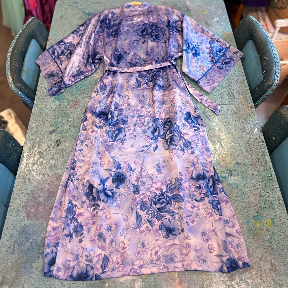 Lilac Floral Robe - Picture 6 of 10